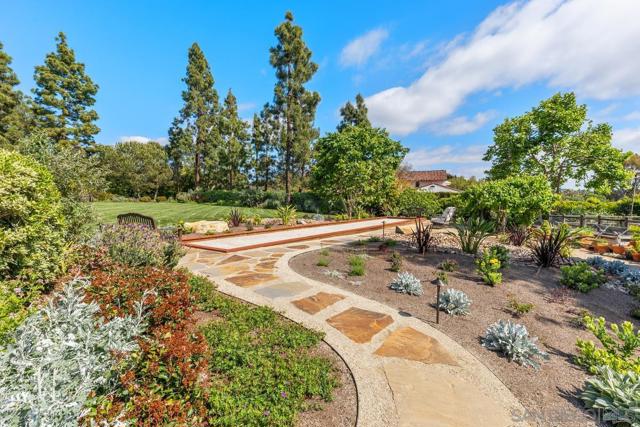 6351 Lago Lindo, Rancho Santa Fe CA: https://media.crmls.org/mediaz/c7af0382-4d42-4a31-a0b3-c4a71b32228a.jpg
