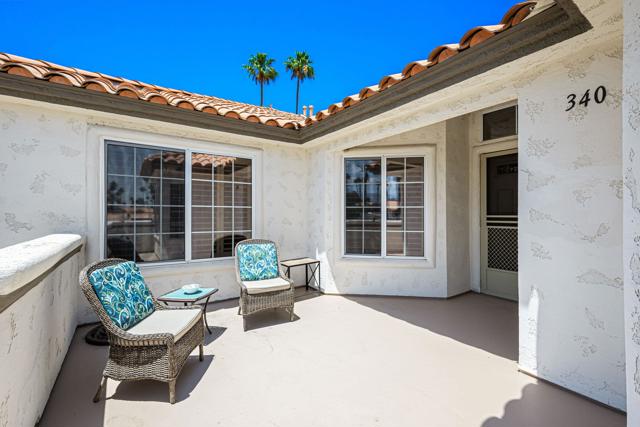 340 Vista Royale Drive, Palm Desert CA: https://media.crmls.org/mediaz/c7af09bd-e5d9-413c-9d8e-d18551dc4070.jpg