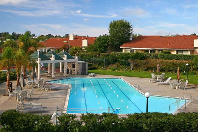 1329 Caminito Balada, La Jolla CA: https://media.crmls.org/mediaz/c7af44ca-5791-465f-8b1d-4a1692ede24c.jpg