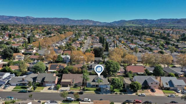 2108 N Brower Street, Simi Valley CA: https://media.crmls.org/mediaz/c7af945b-73ec-4f5b-880d-0697bde1266e.jpg