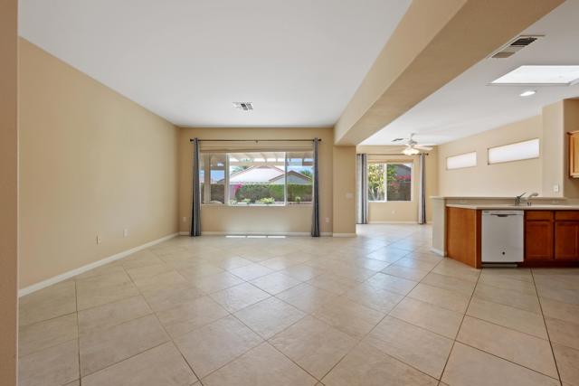 78987 Spirito Court, Palm Desert CA: https://media.crmls.org/mediaz/c7afa980-6e58-4467-8b26-04b09fd16c9a.jpg
