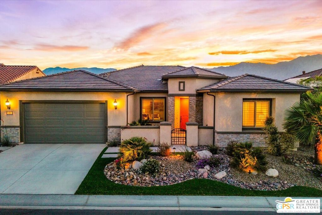 https://media.crmls.org/mediaz/c7b05434-2843-4689-9893-a148a95ac2cf.jpg?preset=X-Large