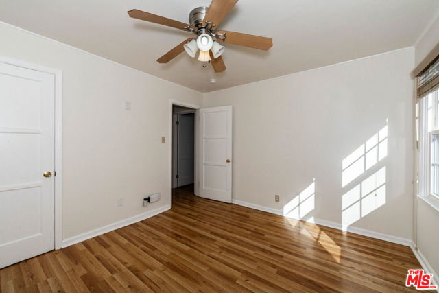 5260 Parkglen Avenue, Los Angeles CA: https://media.crmls.org/mediaz/c7b12371-6918-4b2b-bea8-d58cded3734c.jpg