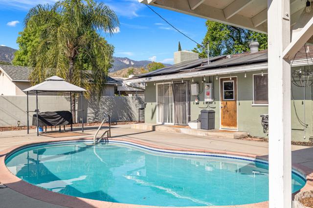 3774 Maywood Court, San Bernardino CA: https://media.crmls.org/mediaz/c7b277ad-76e7-46b7-a530-6d2a4771140a.jpg