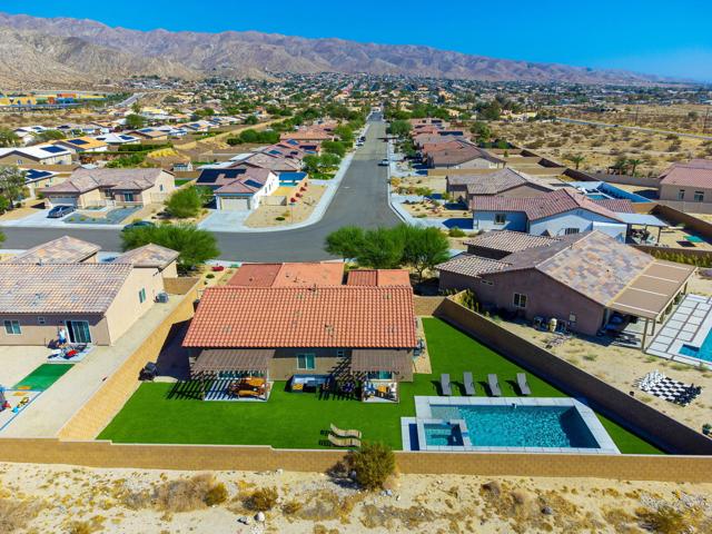 9705 Puesta Del Sol Place, Desert Hot Springs CA: https://media.crmls.org/mediaz/c7b29eea-dcd6-4c93-a764-c5604686d362.jpg