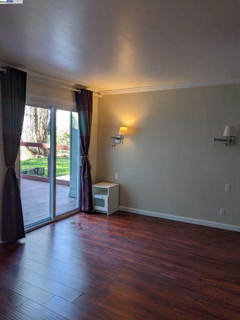 194 Hillcroft Way, Walnut Creek CA: https://media.crmls.org/mediaz/c7b3370b-7872-4d14-a86e-c6871585e89a.jpg