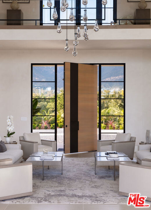 1437 S Jameson Lane, Montecito CA: https://media.crmls.org/mediaz/c7b342de-bdce-440b-9ec0-66e10f0e9474.jpg