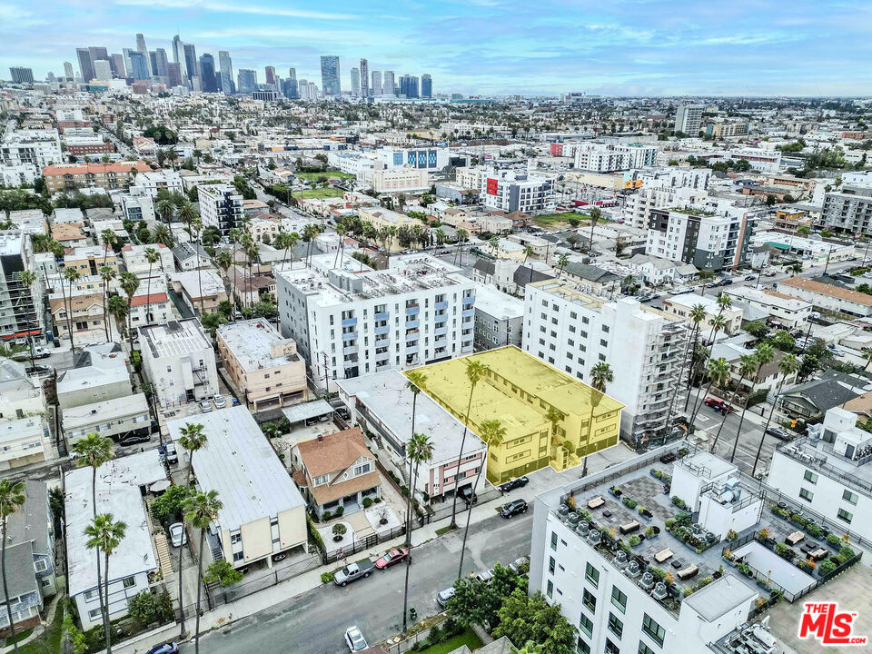 Multifamily at 932 Fedora Street
