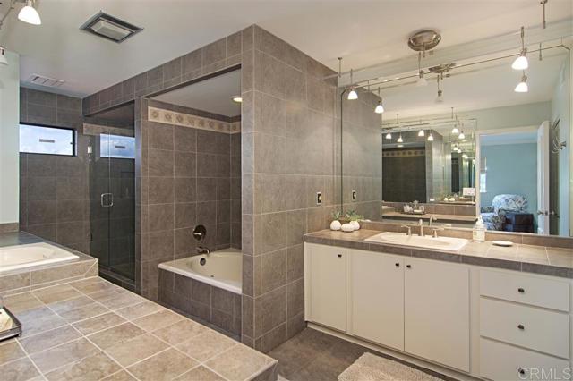 Detail Gallery Image 13 of 14 For 911 E Avenue #301,  Coronado,  CA 92118 - 3 Beds | 2/1 Baths