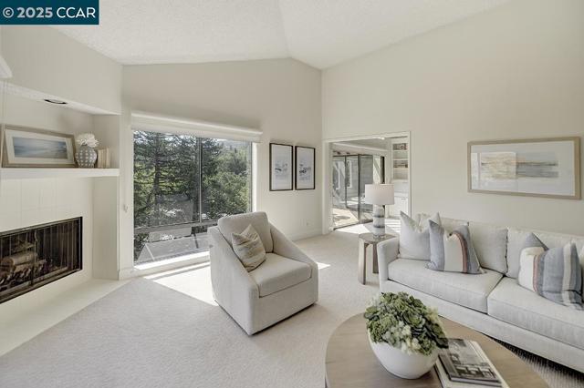 3288 Terra Granada Dr, Walnut Creek CA: https://media.crmls.org/mediaz/c7b4c3cf-2bf5-4c6a-acb8-e6d323007554.jpg