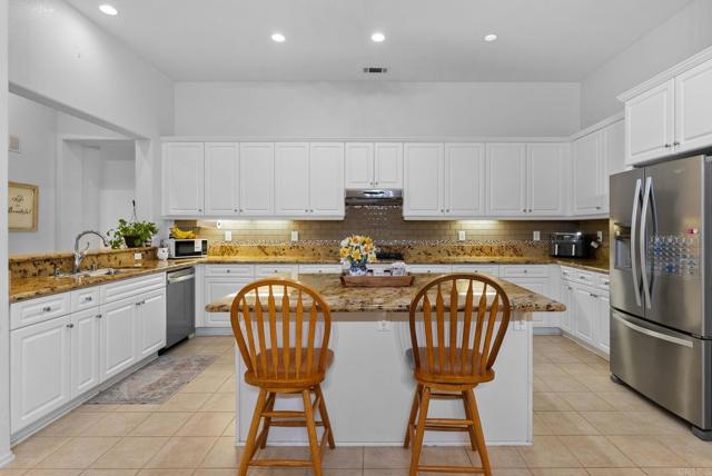 Detail Gallery Image 15 of 49 For 31557 Whitecrown Dr, Murrieta,  CA 92563 - 5 Beds | 3 Baths