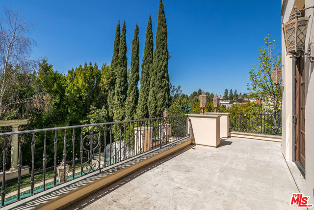2167 Sheringham Lane, Los Angeles CA: https://media.crmls.org/mediaz/c7b613dd-3ff5-4376-a47b-f69884c7ab36.jpg