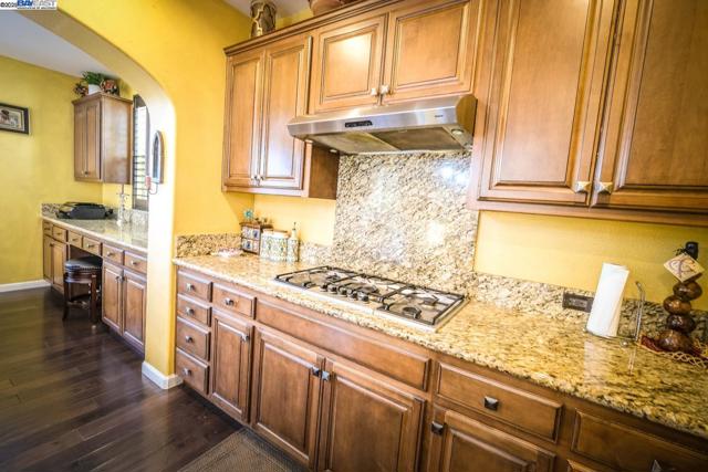 3252 Carpenter Way, San Ramon CA: https://media.crmls.org/mediaz/c7b646b6-9c96-4793-8bd6-fc86f392b440.jpg