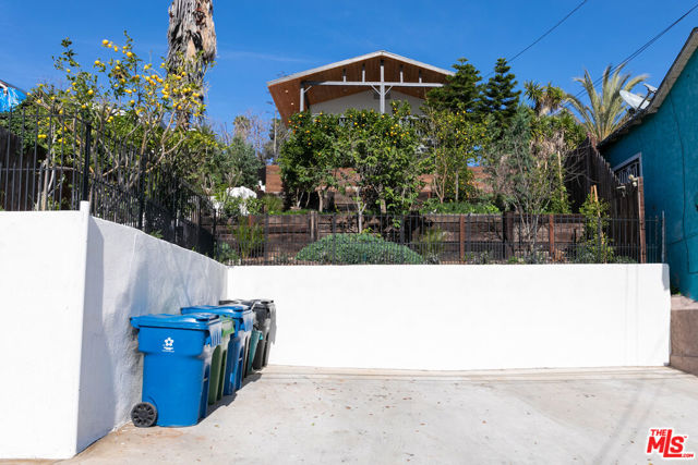 4339 Blanchard Street, Los Angeles CA: https://media.crmls.org/mediaz/c7b67a70-8210-4e1b-af68-b896da5c27d2.jpg