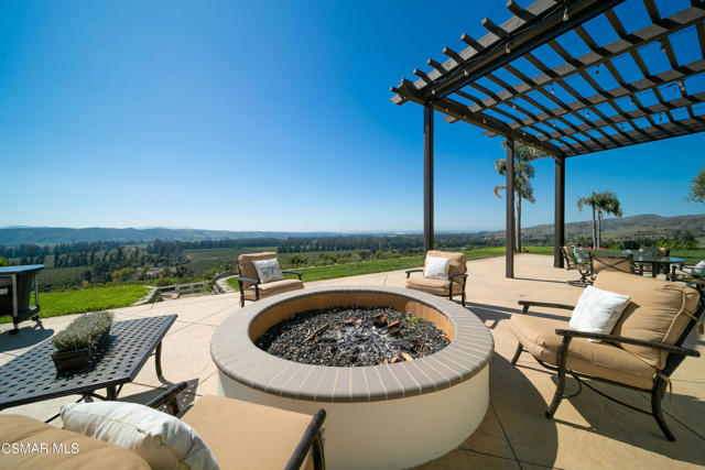 1451 E La Loma Avenue, Somis CA: https://media.crmls.org/mediaz/c7b690f9-7ffd-4f1d-906f-a27e22eb3bcc.jpg