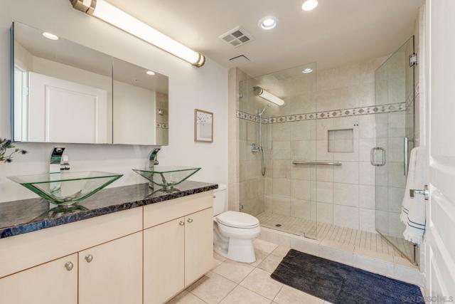 510 1st Ave, San Diego, California 92101, 1 Bedroom Bedrooms, ,2 BathroomsBathrooms,Condominium,For Sale,1st Ave,250020134SD