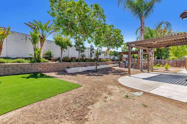 2191 Spruce Drive, Hollister CA: https://media.crmls.org/mediaz/c7b7982e-5c9d-4100-8e2a-5e93da25d9da.jpg