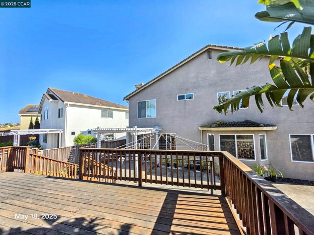881 Meadow View Dr, Richmond CA: https://media.crmls.org/mediaz/c7b7d93a-05ec-474b-b448-06f2b036e572.jpg