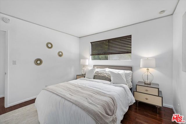 1101 Lincoln Boulevard, Santa Monica CA: https://media.crmls.org/mediaz/c7b80821-36f0-4dfe-ab5f-2b5ce65cb9fe.jpg