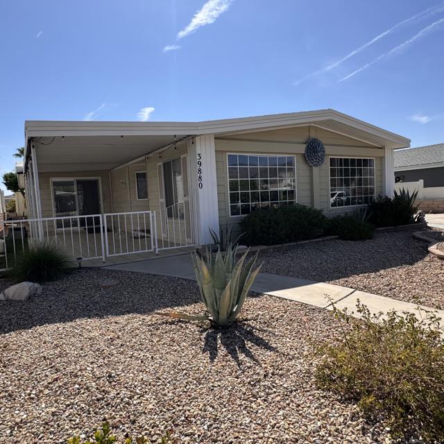 39880 Palm Greens Parkway, Palm Desert CA: https://media.crmls.org/mediaz/c7b8332b-83ba-4279-8c80-4e7def7e9714.jpg