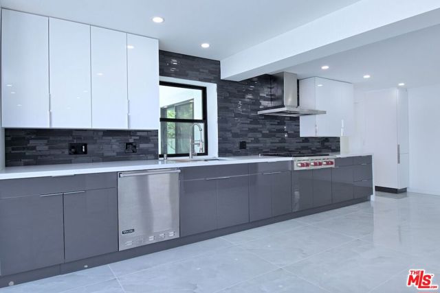 12112 Woodley Avenue, Granada Hills CA: https://media.crmls.org/mediaz/c7b84f8a-44c3-4fcc-a8a0-609474cd4412.jpg