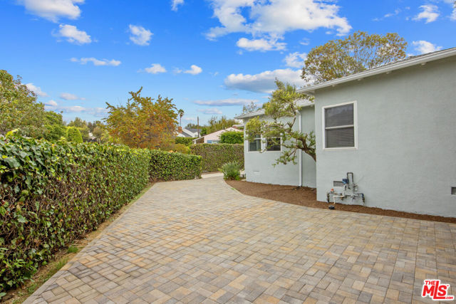 210 S Bundy Drive, Los Angeles CA: https://media.crmls.org/mediaz/c7b89d20-f842-4bc7-8168-09e55604021b.jpg