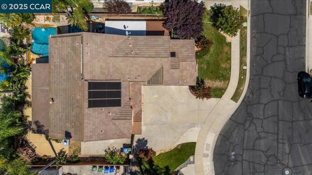 1669 Albani Place, Brentwood CA: https://media.crmls.org/mediaz/c7b8a72d-701c-47a2-9504-47579b3ce948.jpg