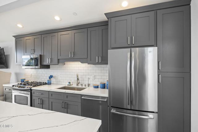 Detail Gallery Image 16 of 55 For 793 E Santa Clara St #10,  Ventura,  CA 93001 - 2 Beds | 3 Baths