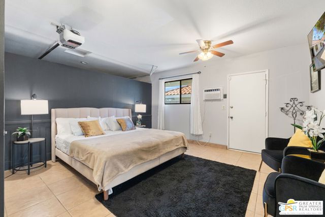 1489 E Francis Drive, Palm Springs CA: https://media.crmls.org/mediaz/c7b9ddb6-d3df-420c-b262-cb89dcc4010d.jpg