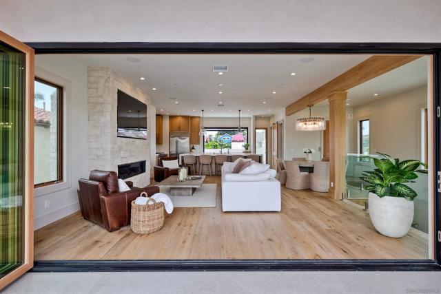 440 Pomona Avenue, Coronado CA: https://media.crmls.org/mediaz/c7ba409c-d96f-4dc1-9bf7-51704b09bccc.jpg