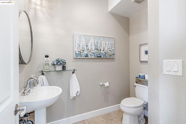 104 Seacliff Court, Richmond CA: https://media.crmls.org/mediaz/c7ba9f8e-b92d-4dc0-9c54-e61129c1b0cc.jpg