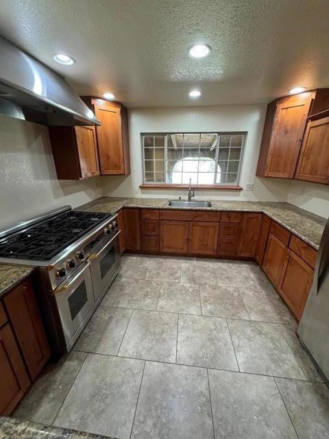 36176 Mile End Road, Soledad CA: https://media.crmls.org/mediaz/c7bb67dd-e3e9-489c-a47e-24aeb1e421d5.jpg
