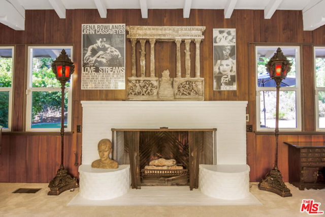 7917 Woodrow Wilson Drive, Los Angeles CA: https://media.crmls.org/mediaz/c7bb683b-34a4-40dd-9e7d-e4a447ce2fdd.jpg