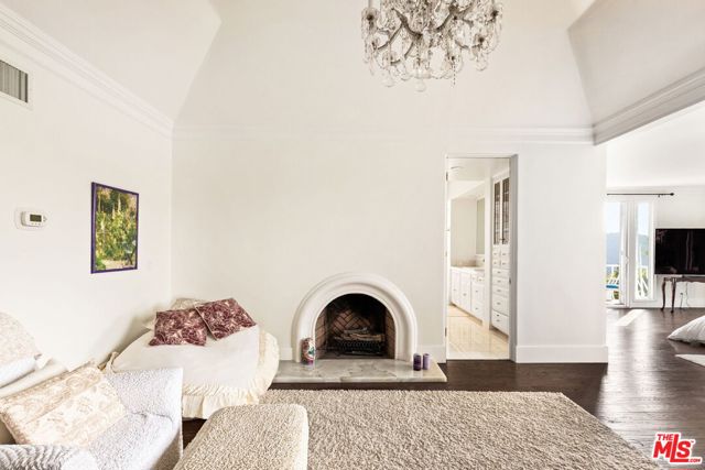 Drew Fenton | 2113 Stoney Hill Road Los Angeles CA | MLS: 7403799