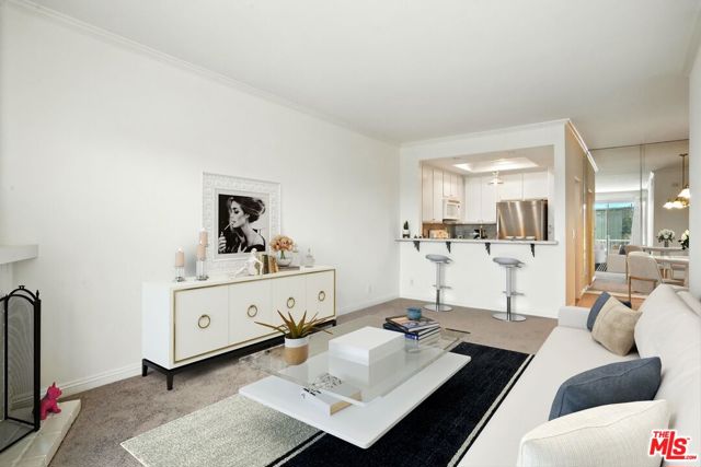 8505 Gulana Avenue, Playa del Rey CA: https://media.crmls.org/mediaz/c7bd278c-076a-46d0-92c7-191f9bd148ea.jpg