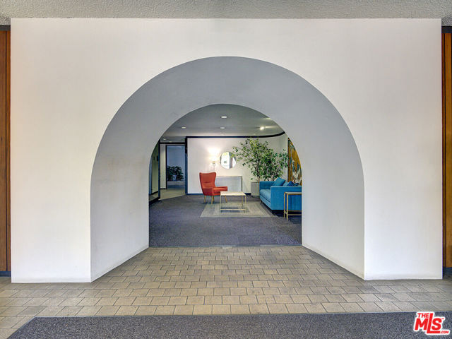 1830 Westholme Avenue, Los Angeles CA: https://media.crmls.org/mediaz/c7be0528-1851-4ba7-8bde-3a1f06b46e2d.jpg