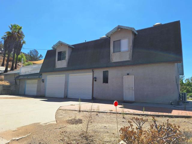 11535 Rocky Ln, Lakeside CA: https://media.crmls.org/mediaz/c7be128f-a76f-49c8-aca2-1caf326e36da.jpg