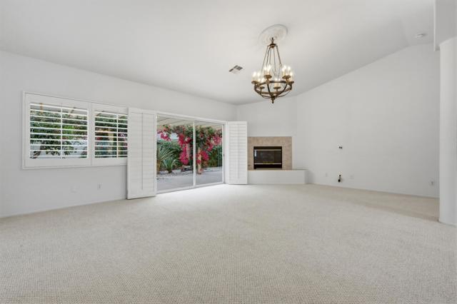 Image 5 of 42 For 78663 Como Court