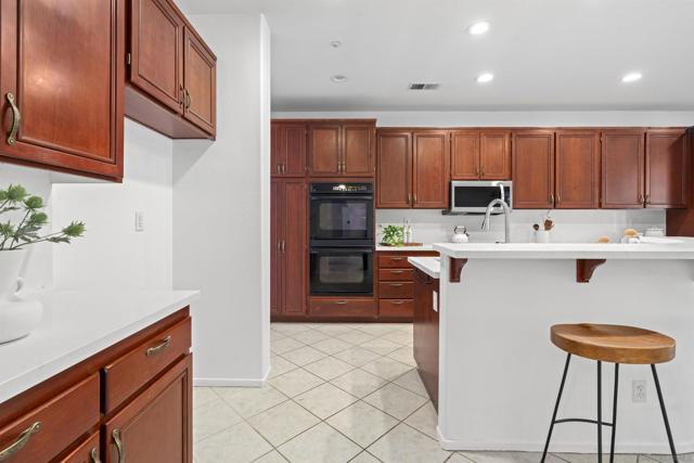 23527 Green Glen Road, Ramona CA: https://media.crmls.org/mediaz/c7bea682-2f84-4b95-8a91-1c46b8c96b66.jpg