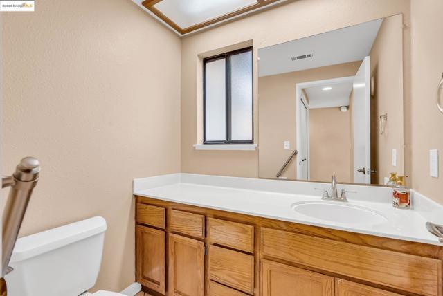4820 RIDGEVIEW DRIVE, Antioch CA: https://media.crmls.org/mediaz/c7befeb5-2e36-4009-b585-f26dd58c7aa0.jpg