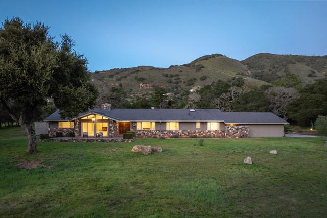 10 Ring Lane, Carmel Valley CA: https://media.crmls.org/mediaz/c7bfb90b-70dd-418b-89c4-46f32fbc4f58.jpg