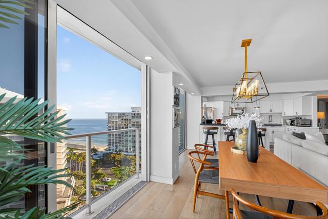 1810 Avenida Del Mundo, Coronado CA: https://media.crmls.org/mediaz/c7bfd4d8-a695-4046-b09c-828e4b240d9c.jpg