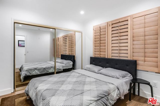9622 Highland Gorge Drive, Beverly Hills CA: https://media.crmls.org/mediaz/c7c02ea2-588a-4c8a-9317-e0fb30687a6a.jpg