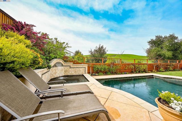 3712 Stonehenge Way, San Ramon CA: https://media.crmls.org/mediaz/c7c03a95-b1be-4a3a-850d-daf416d6dc2a.jpg