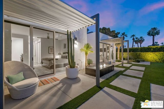1449 N Via Miraleste, Palm Springs CA: https://media.crmls.org/mediaz/c7c098e1-5029-44ff-9ba2-239d85544eba.jpg