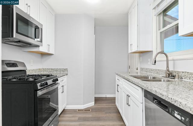 Image 4 of 22 For 105 Hermosa Ave