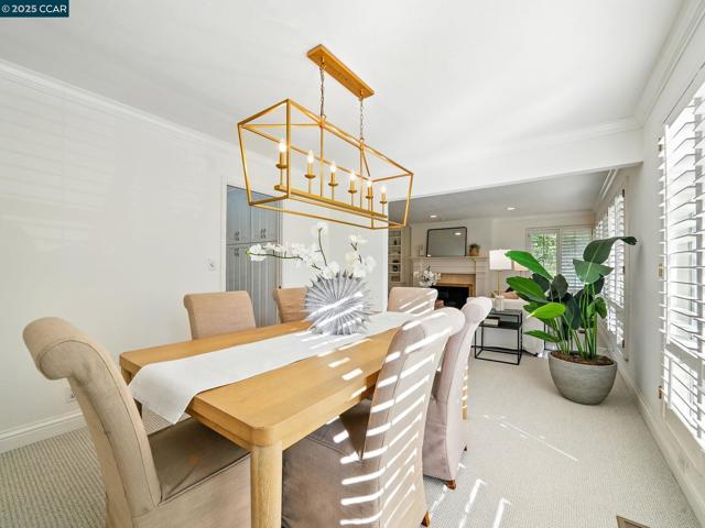 1804 Piedras Circle, Alamo CA: https://media.crmls.org/mediaz/c7c1093a-6dac-4081-bd62-a8cae82b311a.jpg