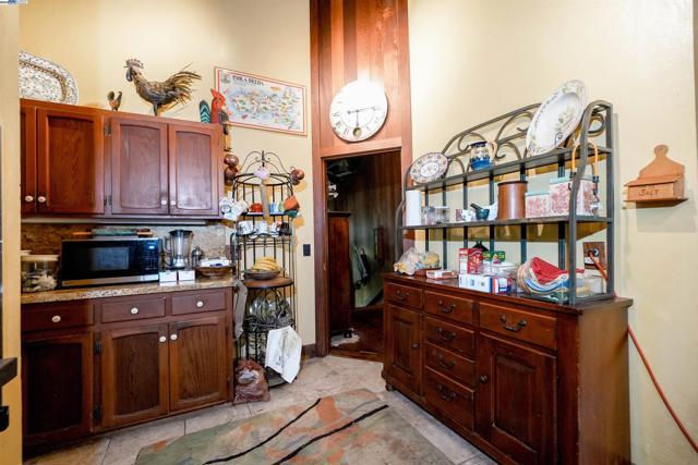 21 Red Rock Way, San Rafael CA: https://media.crmls.org/mediaz/c7c1250e-4b44-488c-b13c-6c813aa3bf9c.jpg