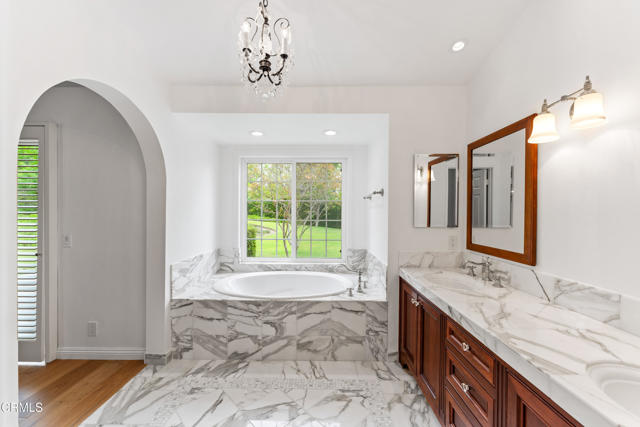 6861 Aviano Drive, Camarillo CA: https://media.crmls.org/mediaz/c7c127fb-b4bc-4423-b70f-ad45f7d045d7.jpg