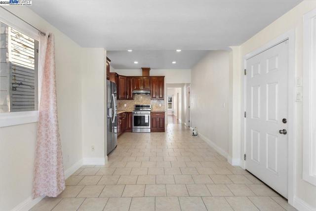 1539 International Blvd, Oakland CA: https://media.crmls.org/mediaz/c7c14e28-06e6-454d-b264-2cfb24283f3f.jpg